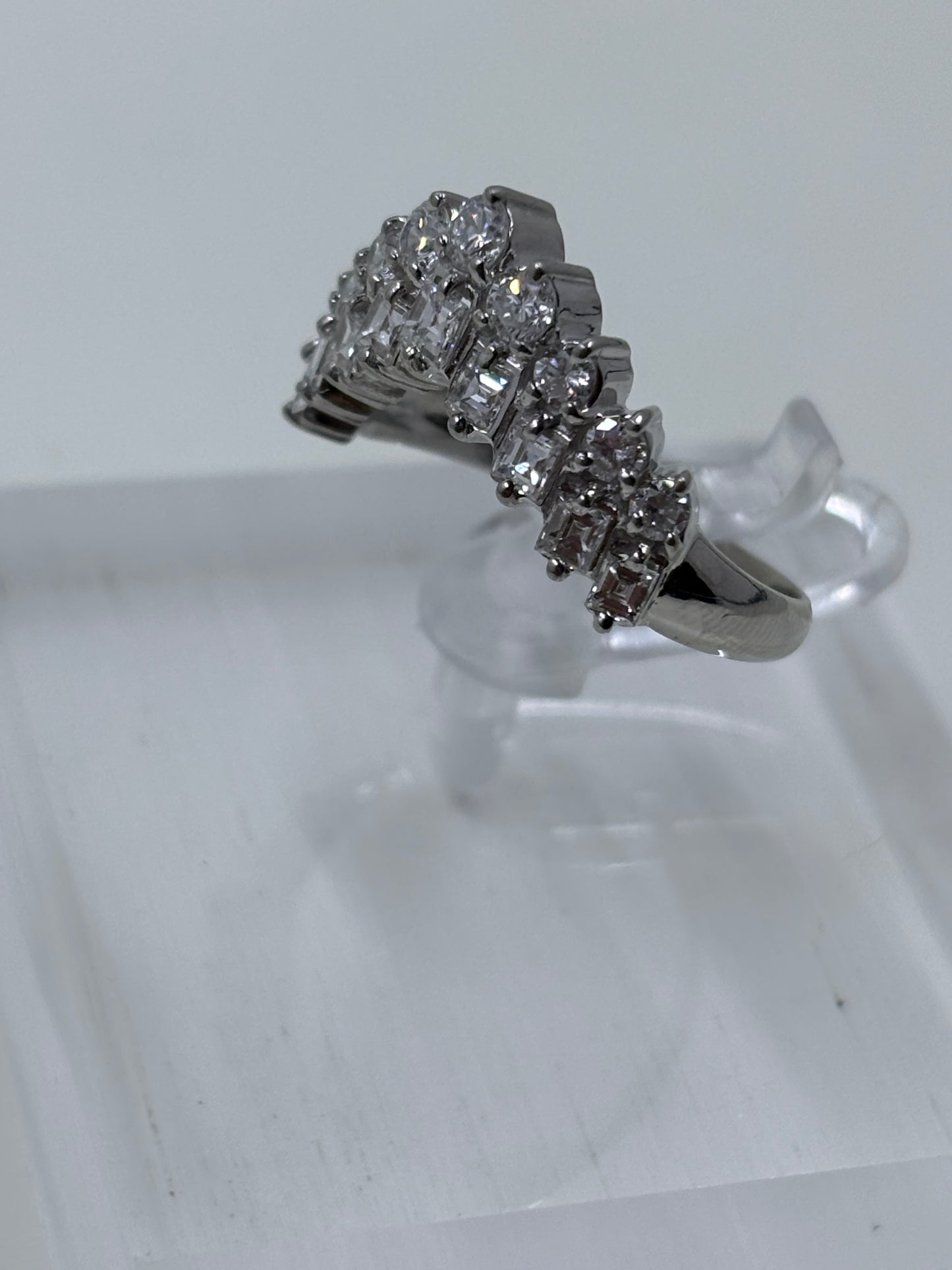 Aurora Diamond Curve Ring